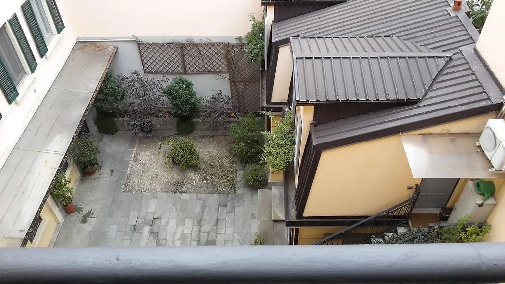 Porta Romana Apartment ミラノ