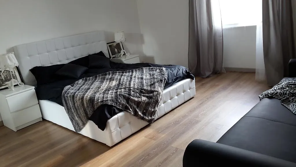 Porta Romana Apartment ミラノ